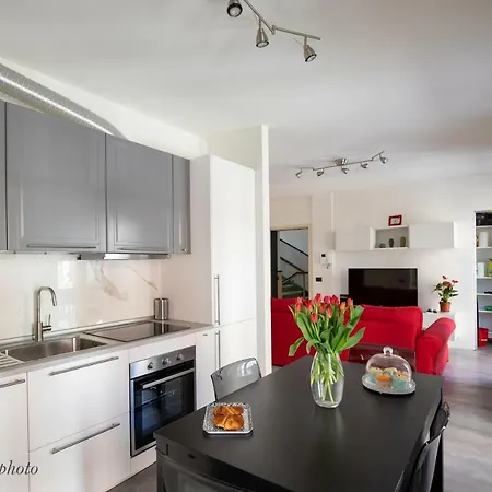 Mirabilia Apartment *