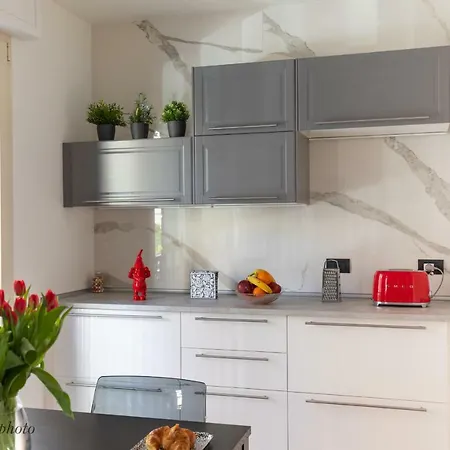 Mirabilia Apartment